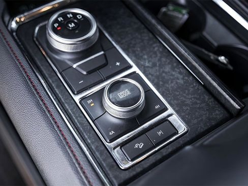 Used 2022 Ford Expedition Limited image 31