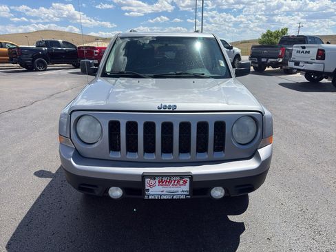 Used 2014 Jeep Patriot Latitude AWD/4WD image 2