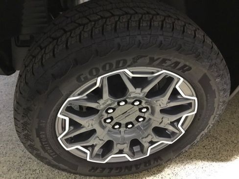 New 2025 GMC Hummer EV 3X image 25