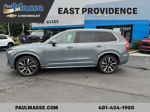 Used 2022 Volvo XC90 T6 Momentum w/ Climate Package AWD/4WD image 4