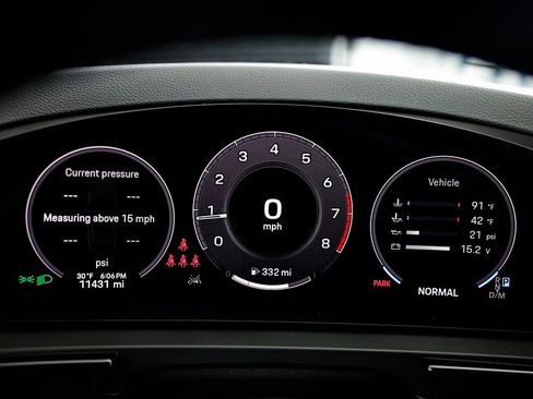 Certified 2024 Porsche Cayenne AWD/4WD image 33