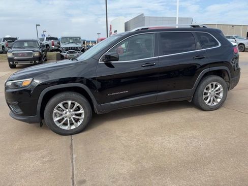 Used 2019 Jeep Cherokee Latitude w/ Cold Weather Group image 13