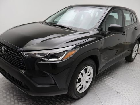 Certified 2024 Toyota Corolla Cross L image 2