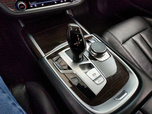 Used 2019 BMW 740i 740i image 19