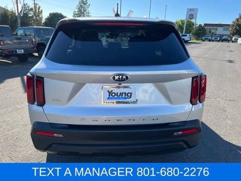 Used 2021 Kia Sorento LX AWD/4WD image 4