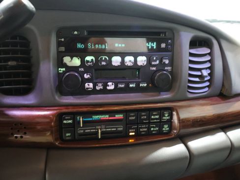 Used 2004 Buick Le Sabre Custom FWD image 24