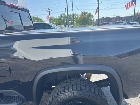 Used 2024 Chevrolet Silverado 2500 ZR2 w/ Technology Package AWD/4WD image 5