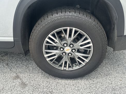 Used 2024 Chevrolet Traverse LT FWD image 20