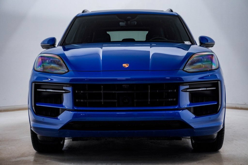 Used 2025 Porsche Cayenne GTS AWD/4WD image 6