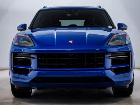 New 2025 Porsche Cayenne GTS image 6