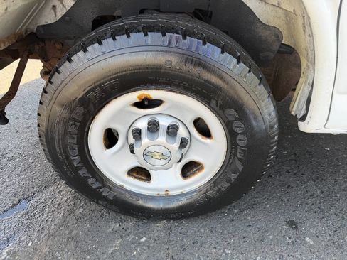 Used 2013 Chevrolet Express 2500 RWD image 14