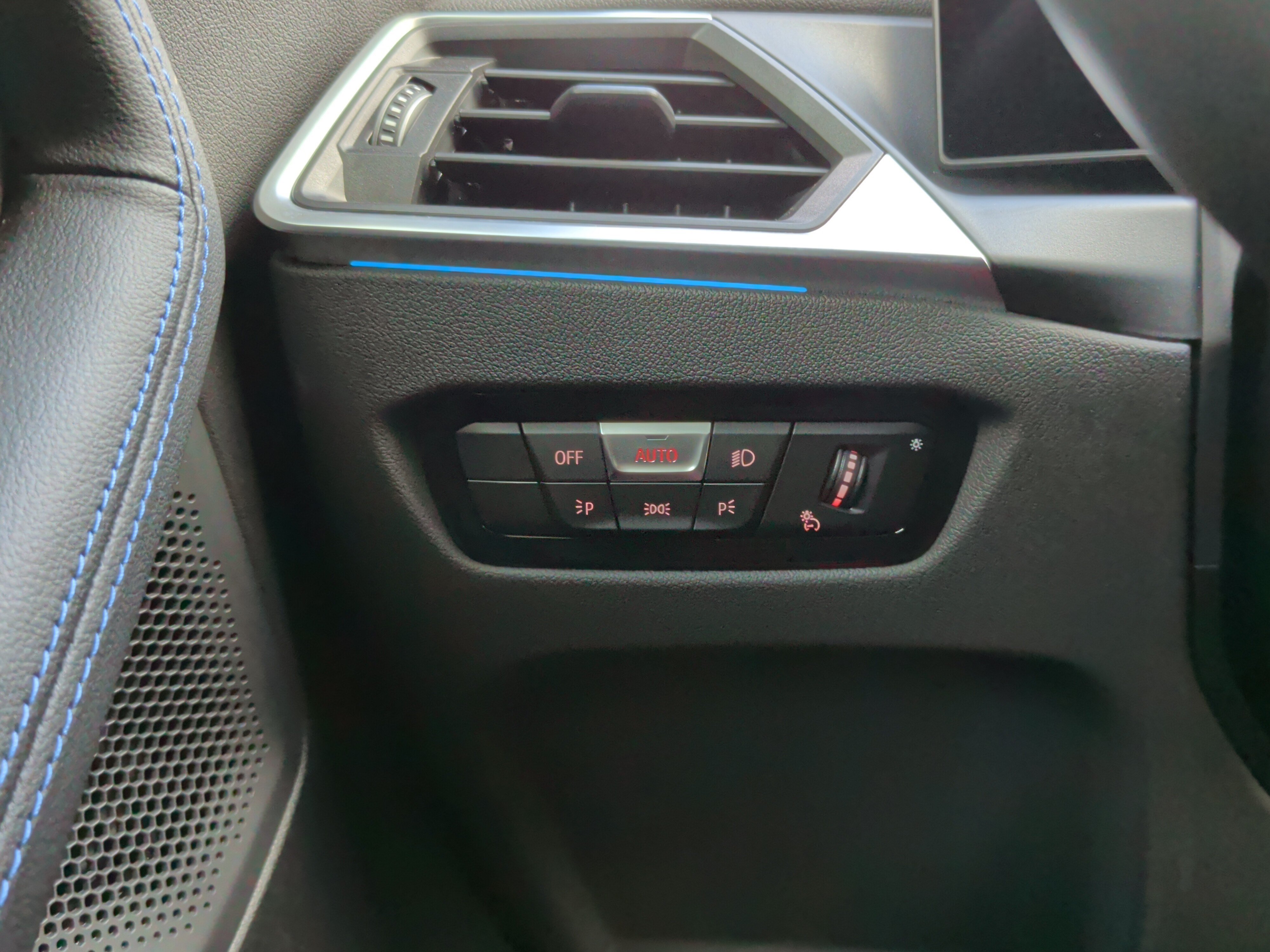 Used 2024 BMW M2 w/ Lighting Package RWD image 25