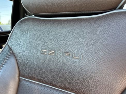 Used 2025 GMC Sierra 2500 Denali w/ Denali Reserve Package AWD/4WD image 25