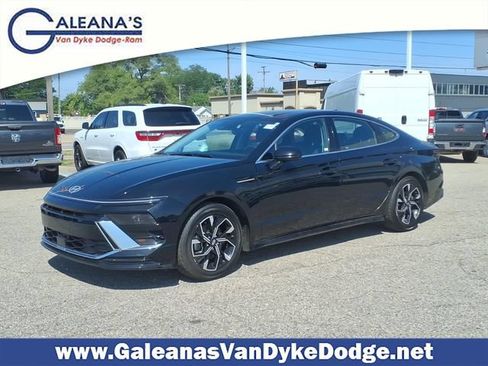 Used 2024 Hyundai Sonata SEL FWD image 1