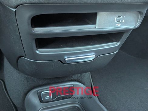 New 2026 Chrysler Pacifica Select AWD/4WD image 21