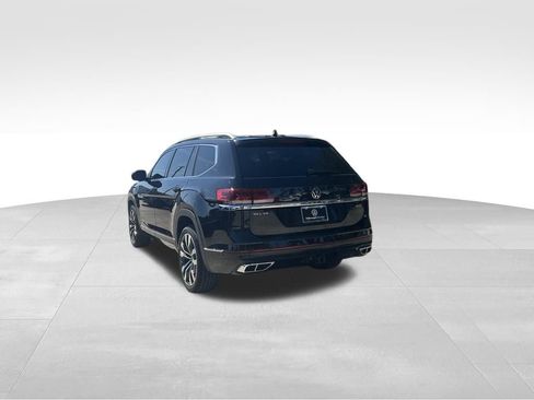 Certified 2022 Volkswagen Atlas SEL Premium image 3