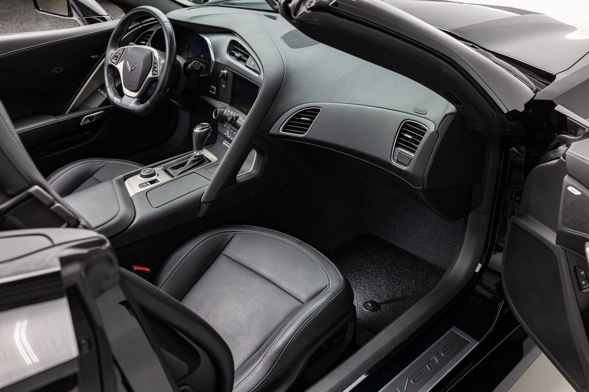 Used 2019 Chevrolet Corvette Grand Sport w/ Carbon Flash Badge Package RWD image 7