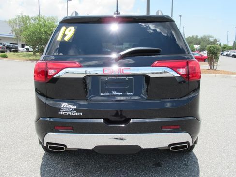 Used 2019 GMC Acadia Denali w/ Technology Package FWD image 6