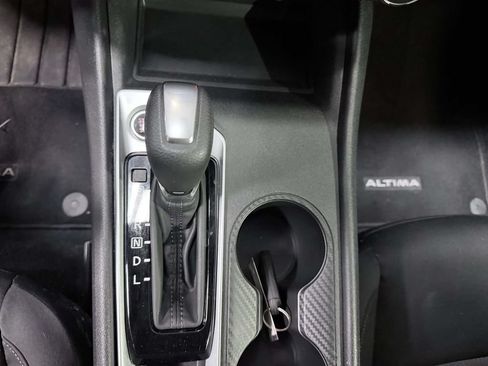 Used 2025 Nissan Altima 2.5 S FWD image 18