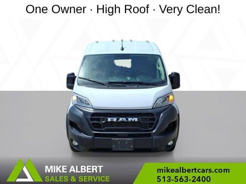 Used 2024 RAM ProMaster 2500 w/ Convenience Group FWD image 2