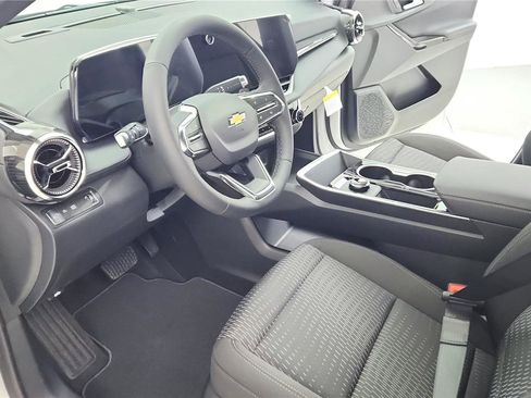 New 2026 Chevrolet Equinox LT w/ Safety and Technology Package image 16