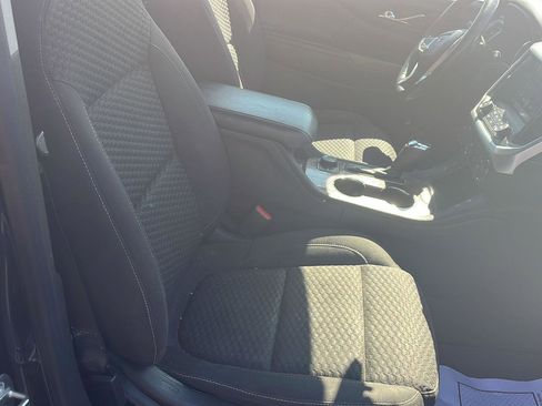 Used 2017 GMC Acadia SLE w/ Driver Alert Package I image 30