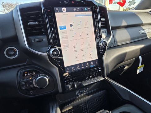 New 2026 RAM 1500 4x4 Crew Cab image 9