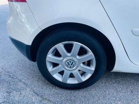 Used 2009 Volkswagen Rabbit S image 14