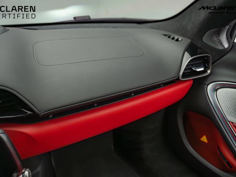 Used 2024 McLaren Artura image 33