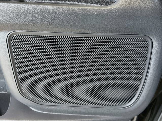 Used 2023 Toyota Sienna XLE w/ XLE Plus Package FWD image 19