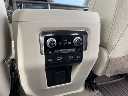 Used 2021 GMC Yukon XL Denali w/ Denali Premium Package AWD/4WD image 28