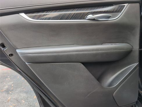 Used 2021 Cadillac XT6 Premium Luxury image 29