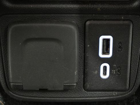 Used 2025 Chevrolet TrailBlazer LT w/ Convenience Package image 34