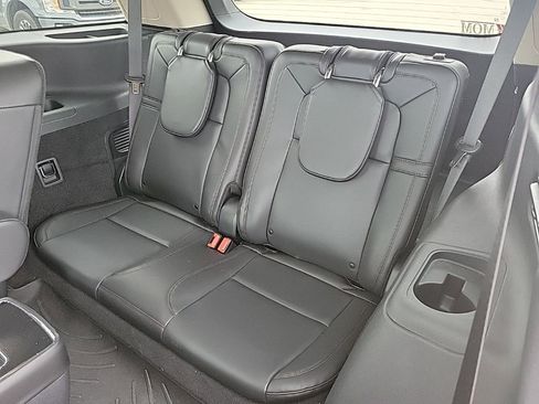 Used 2023 Lincoln Aviator Reserve w/ Equipment Group 201A image 11