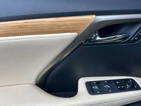 Used 2022 Lexus RX 350L FWD w/ Premium Package image 8