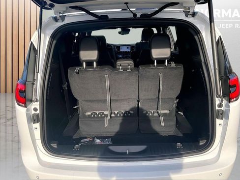 New 2026 Chrysler Pacifica Select FWD image 24