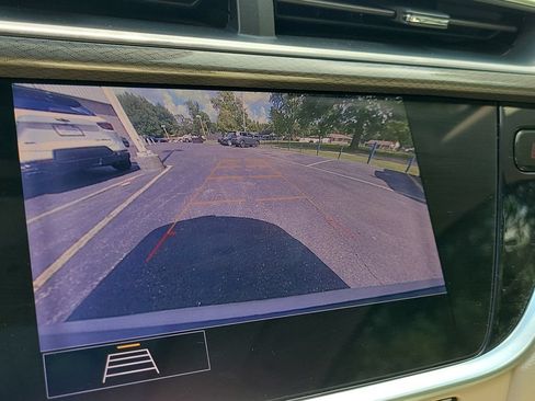 Used 2020 Buick Encore GX Select w/ Experience Buick Package FWD image 31
