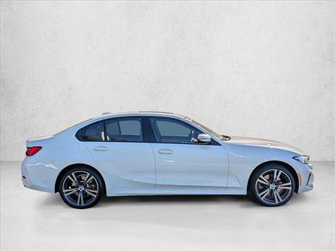 Used 2023 BMW 330i xDrive Sedan w/ Premium Package AWD/4WD image 4