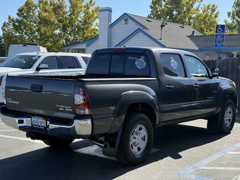 Used 2011 Toyota Tacoma PreRunner image 5