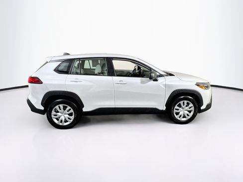 Used 2022 Toyota Corolla Cross L AWD/4WD image 4