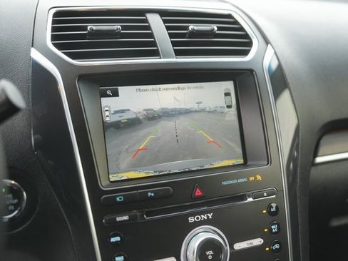 Used 2016 Ford Explorer Limited image 28