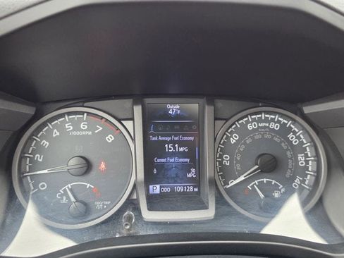 Used 2017 Toyota Tacoma TRD Sport RWD image 27