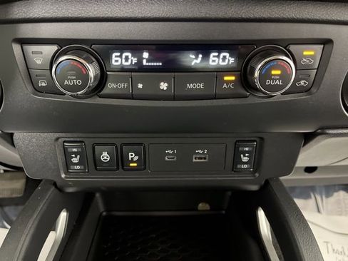 Used 2025 Nissan Frontier SV w/ SV Convenience Package image 27