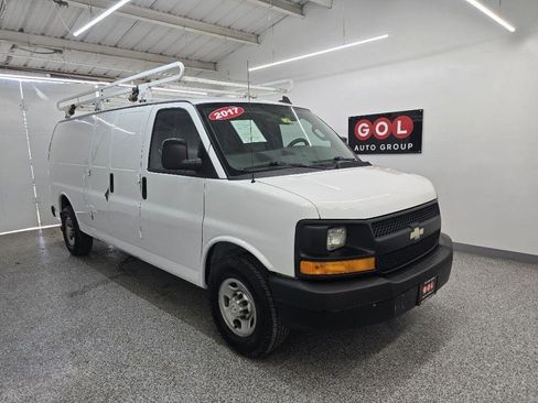 Used 2017 Chevrolet Express 2500 Extended image 1