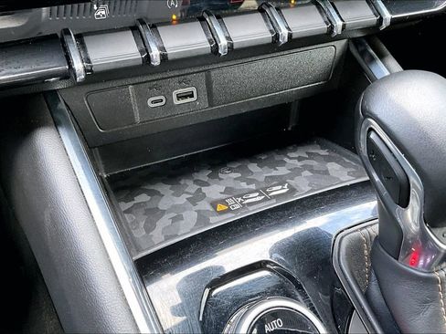 Used 2023 GMC Canyon AT4 w/ AT4 Premium Package AWD/4WD image 32