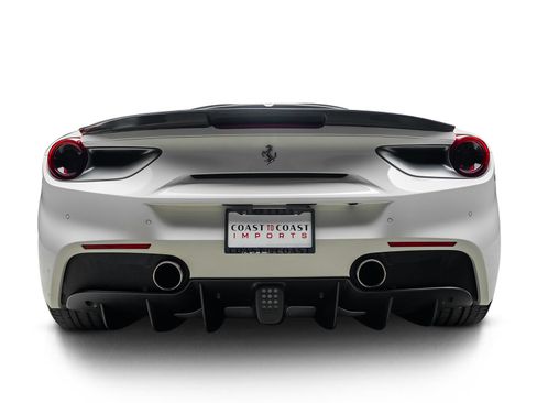 Used 2018 Ferrari 488 GTB RWD image 11