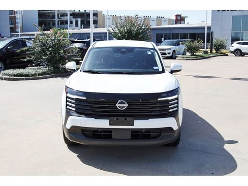 Used 2025 Nissan Kicks SV FWD image 2