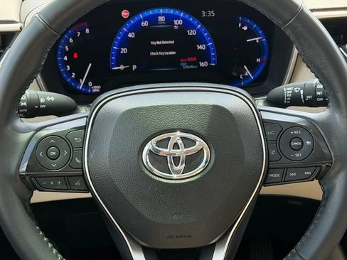 Used 2022 Toyota Corolla Cross XLE w/ Convenience Package AWD/4WD image 14