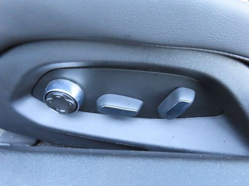 Used 2022 Chevrolet Corvette Stingray Premium Cpe w/ Z51 Performance Package image 30