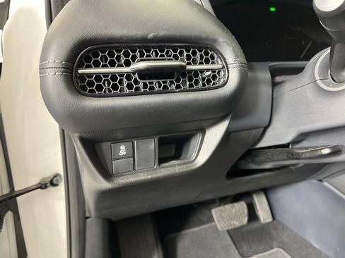 Certified 2025 Honda HR-V EX-L image 27